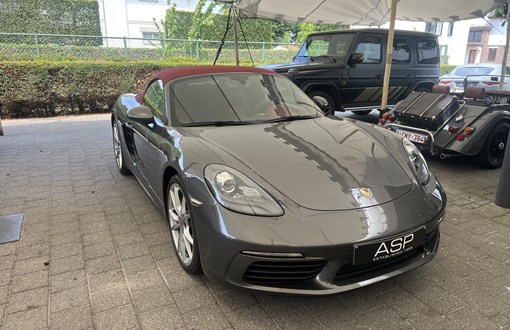 Porsche 718